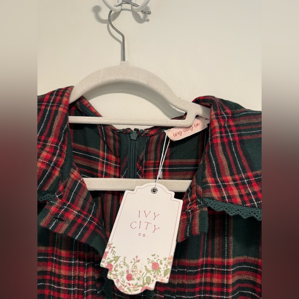 Ivy City Co Sophia Dress in Green and Red Plaid, size 4 NWT - Picture 5 of 9